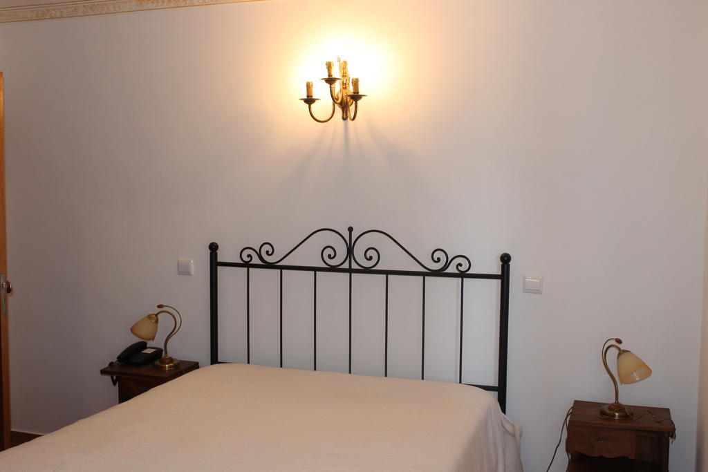 "O Viajante" Low Cost Hotel Estremoz Kültér fotó