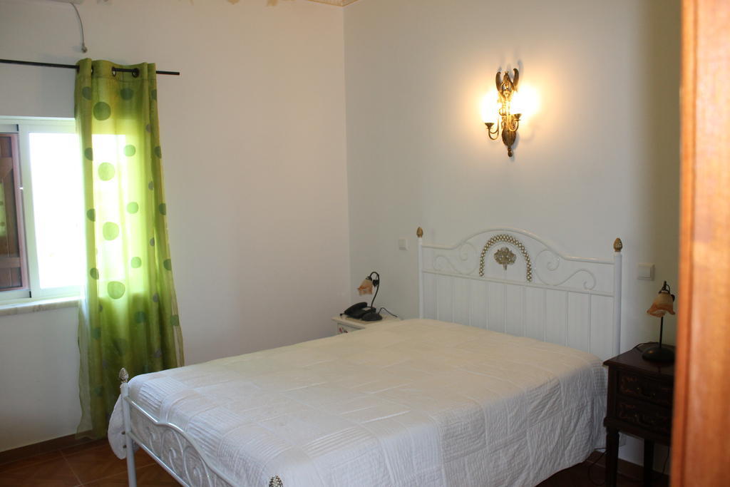 "O Viajante" Low Cost Hotel Estremoz Kültér fotó