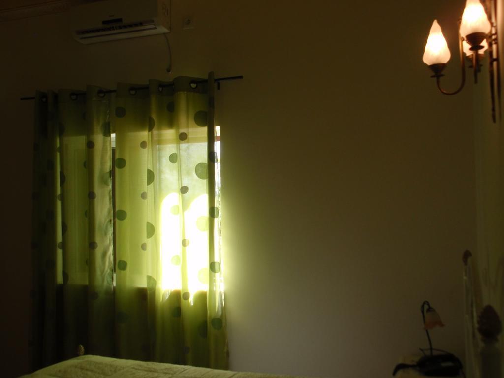 "O Viajante" Low Cost Hotel Estremoz Szoba fotó