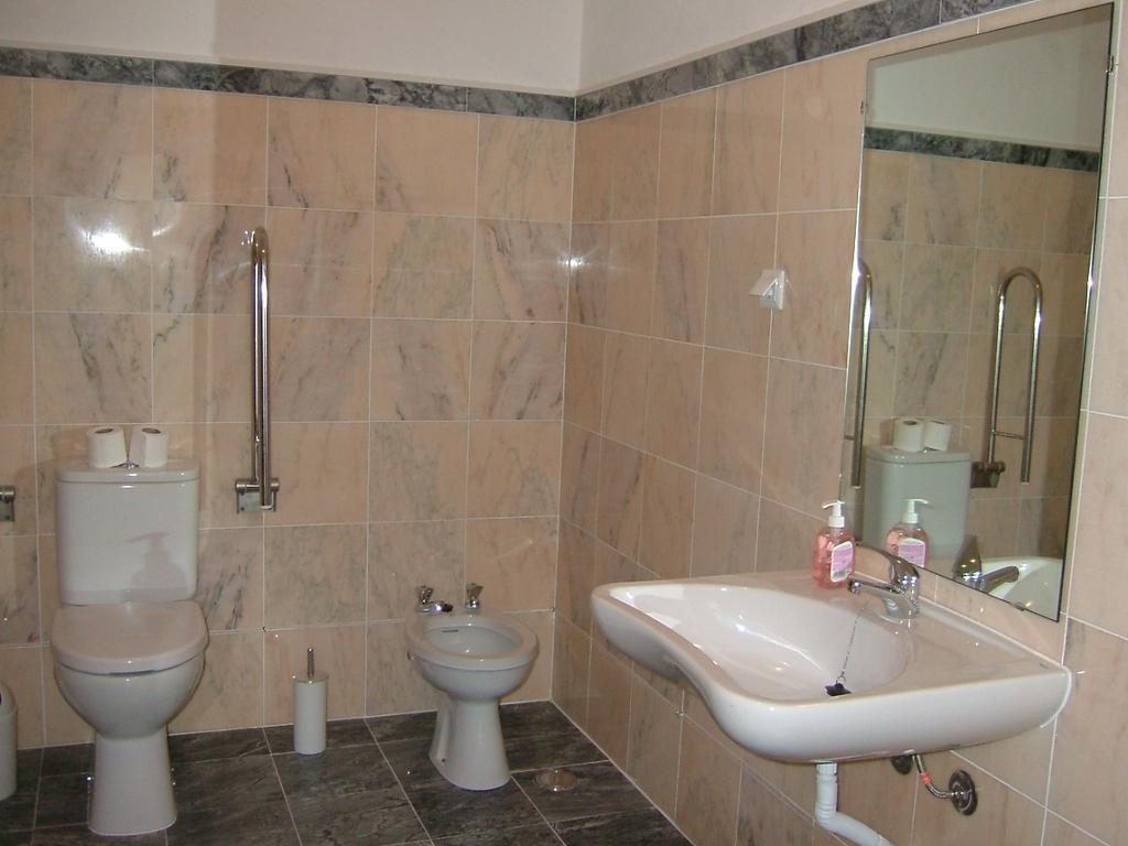 "O Viajante" Low Cost Hotel Estremoz Szoba fotó