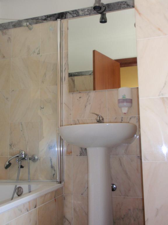 "O Viajante" Low Cost Hotel Estremoz Szoba fotó