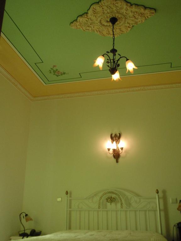 "O Viajante" Low Cost Hotel Estremoz Szoba fotó