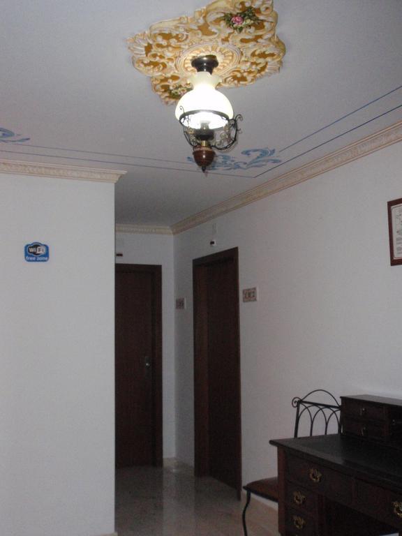 "O Viajante" Low Cost Hotel Estremoz Kültér fotó